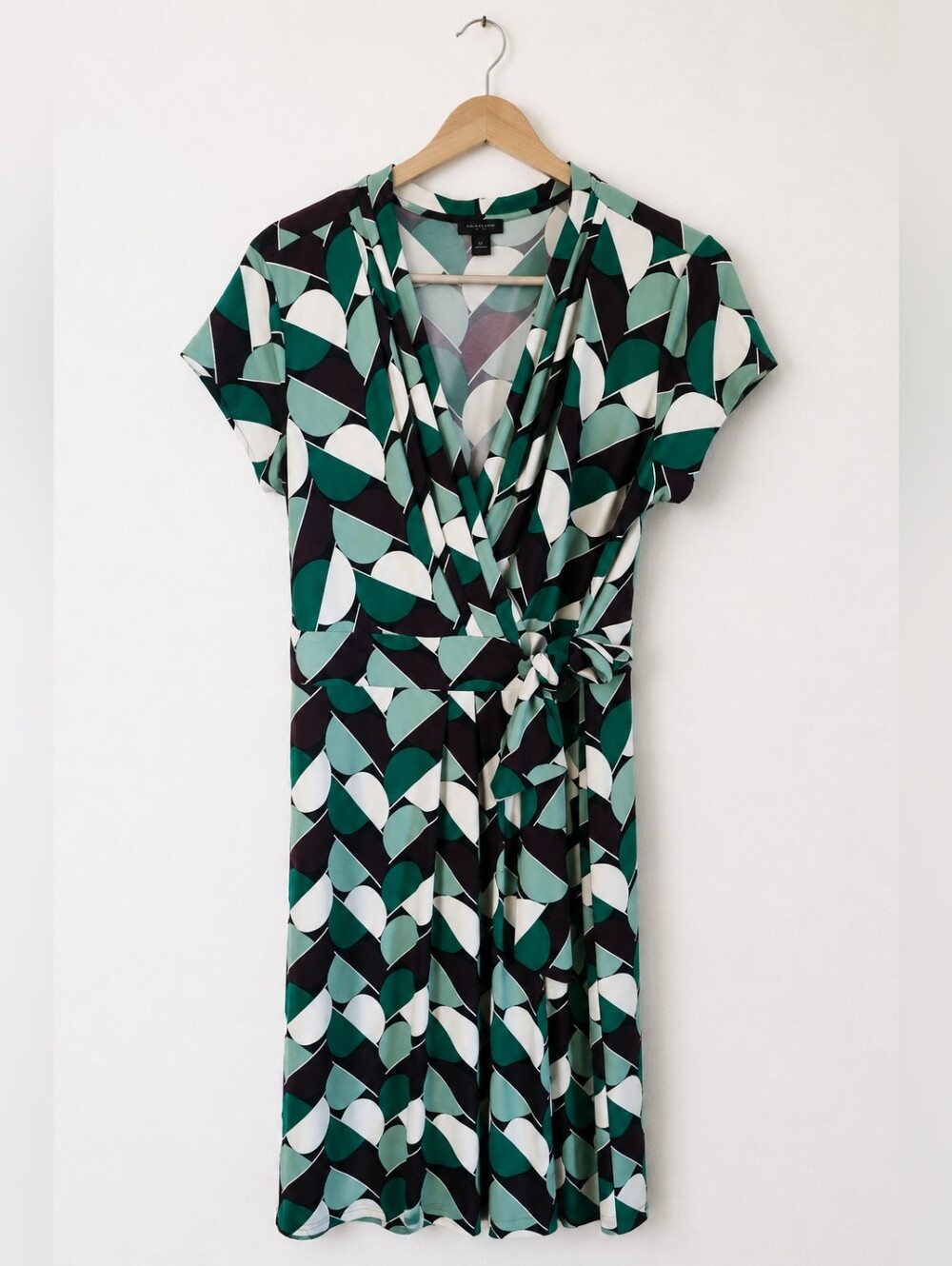 •Ann Taylor Geometric Print Tie-Waist Dress in Green